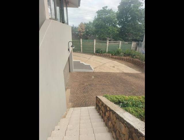 3 BEDROOM HOUSE FOR SALE IN BLUFF